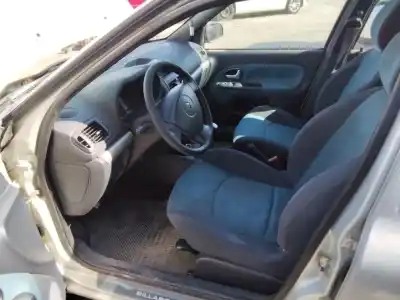 Здавання транспортного засобу renault clio ii fase ii (b/cb0) base authentique 65 cv / 48 kw року 2001 потужний 