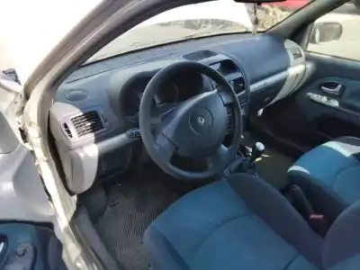 Здавання транспортного засобу renault clio ii fase ii (b/cb0) base authentique 65 cv / 48 kw року 2001 потужний 