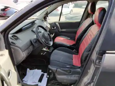 Scrapping Vehicle renault scenic ii pack authentique 110 cv / 81 kw of the year 2001 powered 