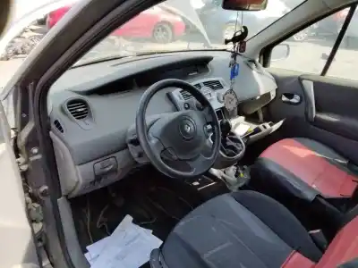 Scrapping Vehicle renault scenic ii pack authentique 110 cv / 81 kw of the year 2001 powered 