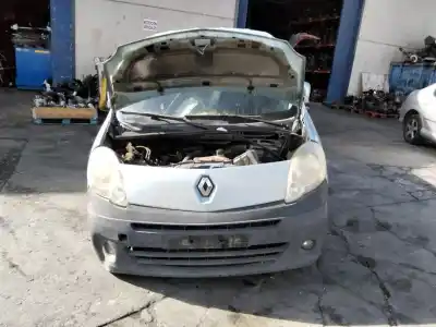 Здавання транспортного засобу renault kangoo authentique року 2001 потужний 