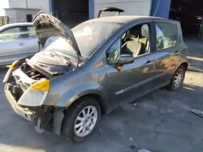 Veículo de Sucata renault grand modus authentique do ano 2001 alimentado 