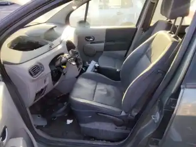 Veículo de Sucata renault grand modus authentique do ano 2001 alimentado 