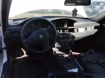 Veículo de Sucata bmw serie 3 berlina (e90) 318i do ano 2001 alimentado 