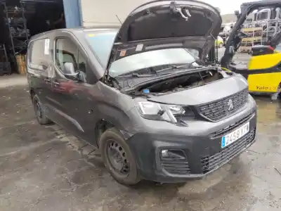 Veicolo di demolizione peugeot partner asphalt l2 130 cv / 96 kw dell'anno 2001 alimentato 