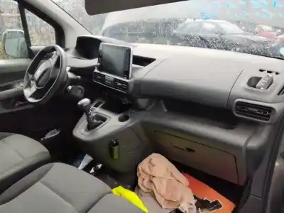 Veicolo di demolizione peugeot partner asphalt l2 130 cv / 96 kw dell'anno 2001 alimentato 