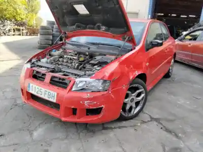 Veicolo di demolizione fiat stilo (192) 1.9 multijet 150 dynamic dell'anno 2001 alimentato 