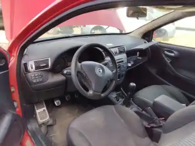 Veicolo di demolizione fiat stilo (192) 1.9 multijet 150 dynamic dell'anno 2001 alimentato 