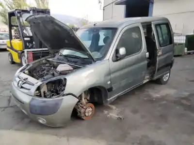 Veículo de Sucata peugeot partner (s2) combi plus do ano 2001 alimentado 