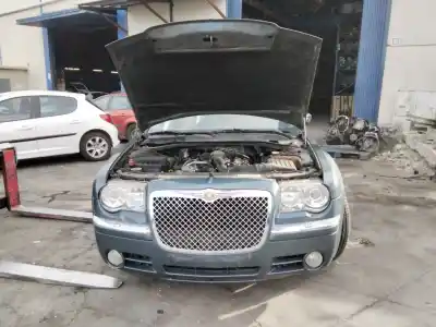 Sloopvoertuig chrysler 300 c 3.0 crd cat van het jaar 2001 aangedreven 