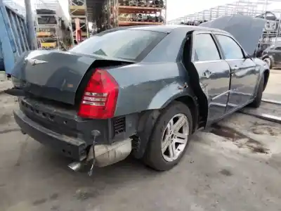 Sloopvoertuig chrysler 300 c 3.0 crd cat van het jaar 2001 aangedreven 