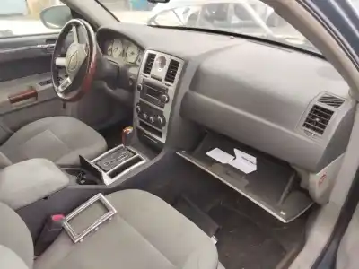 Sloopvoertuig chrysler 300 c 3.0 crd cat van het jaar 2001 aangedreven 