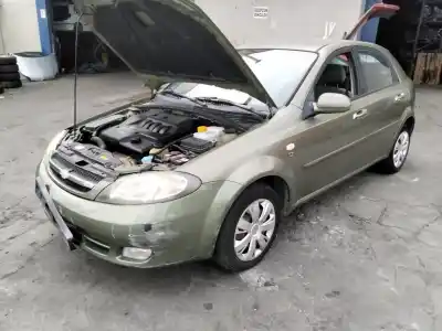 Sloopvoertuig chevrolet lacetti cdx van het jaar 2001 aangedreven 