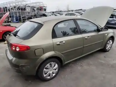 Sloopvoertuig chevrolet lacetti cdx van het jaar 2001 aangedreven 