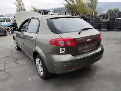 Sloopvoertuig chevrolet lacetti cdx van het jaar 2001 aangedreven 