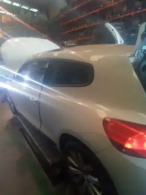 Veículo de Sucata volkswagen scirocco (137) 1.4 tsi (90kw) do ano 2001 alimentado cax