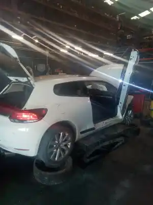 Veículo de Sucata volkswagen scirocco (137) 1.4 tsi (90kw) do ano 2001 alimentado cax