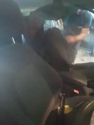 Veículo de Sucata volkswagen scirocco (137) 1.4 tsi (90kw) do ano 2001 alimentado cax