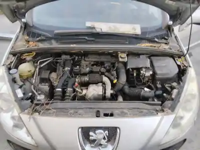 Veículo de Sucata peugeot 308 access do ano 2001 alimentado 