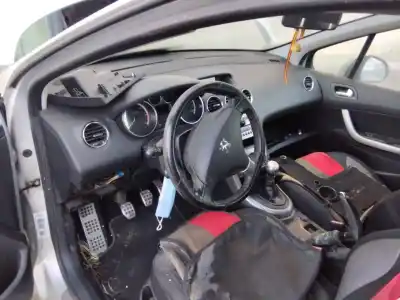 Veículo de Sucata peugeot 308 access do ano 2001 alimentado 