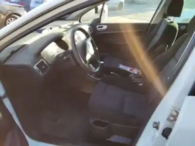 Scrapping Vehicle peugeot 307 break / sw (s1) break xs of the year 2001 powered 