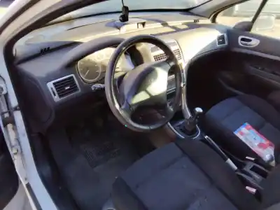 Scrapping Vehicle peugeot 307 break / sw (s1) break xs of the year 2001 powered 