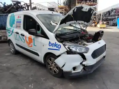 Veículo de Sucata ford transit courier combi ambiente do ano 2001 alimentado g1bq