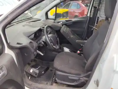 Veículo de Sucata ford transit courier combi ambiente do ano 2001 alimentado g1bq