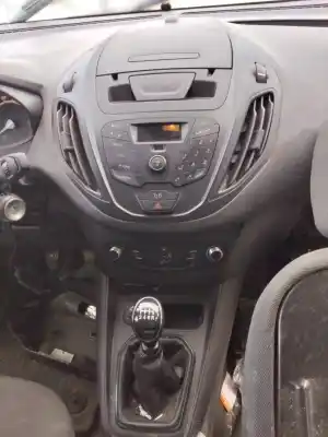 Veículo de Sucata ford transit courier combi ambiente do ano 2001 alimentado g1bq