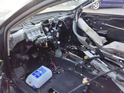 Veículo de Sucata audi a3 (8p) 2.0 fsi ambiente do ano 2001 alimentado 