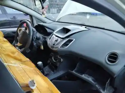 Veículo de Sucata ford fiesta (cb1) ambiente do ano 2001 alimentado 