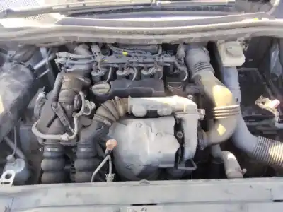 Veículo de Sucata citroen c4 berlina collection do ano 2001 alimentado 9hz