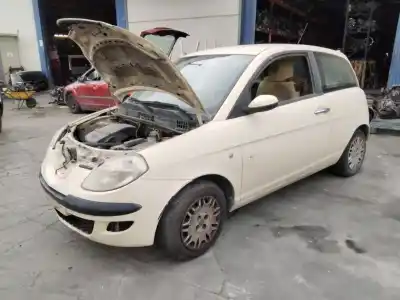 Veicolo di demolizione lancia ypsilon (101) 1.2 8v dell'anno 2001 alimentato 