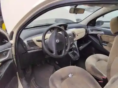 Veicolo di demolizione lancia ypsilon (101) 1.2 8v dell'anno 2001 alimentato 