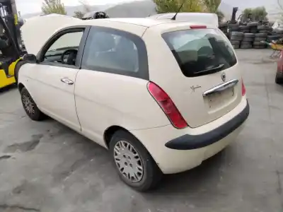 Veicolo di demolizione lancia ypsilon (101) 1.2 8v dell'anno 2001 alimentato 