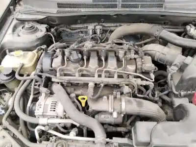 Veículo de Sucata kia cerato 2.0 ex crdi berlina do ano 2001 alimentado 