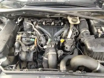 Veículo de Sucata citroen c4 coupe by loeb do ano 2001 alimentado 