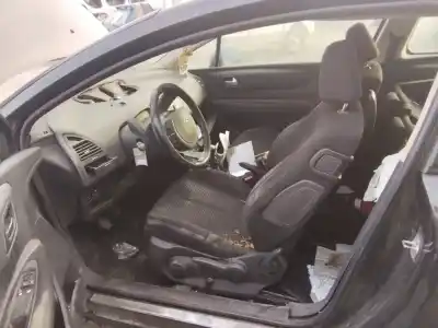 Veículo de Sucata citroen c4 coupe by loeb do ano 2001 alimentado 