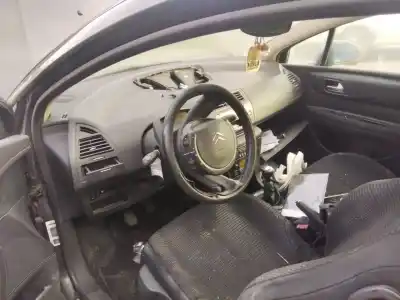 Veículo de Sucata citroen c4 coupe by loeb do ano 2001 alimentado 