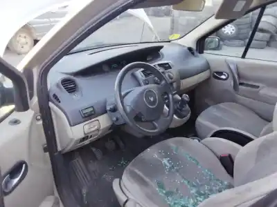 Veicolo di demolizione renault scenic ii adventure by coronel tapiocca dell'anno 2001 alimentato f9q818