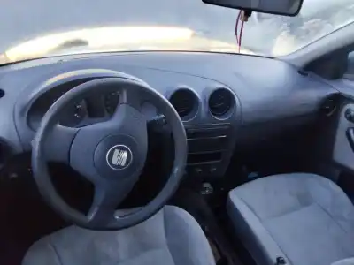 Veículo de Sucata seat ibiza (6l1) reference do ano 2001 alimentado 