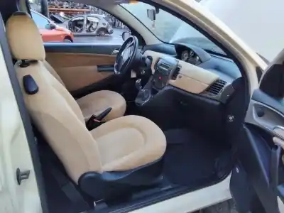 Veículo de Sucata lancia ypsilon (101) 1.4 16v oro (10.2006->) do ano 2001 alimentado 