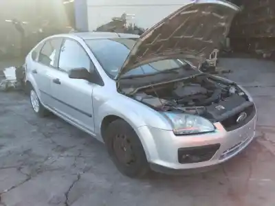 Veículo de Sucata ford focus berlina (cap) ambiente (d) do ano 2001 alimentado 