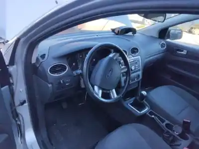 Veículo de Sucata ford focus berlina (cap) ambiente (d) do ano 2001 alimentado 
