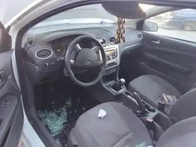Veículo de Sucata ford focus berlina (cap) ambiente (d) do ano 2001 alimentado 