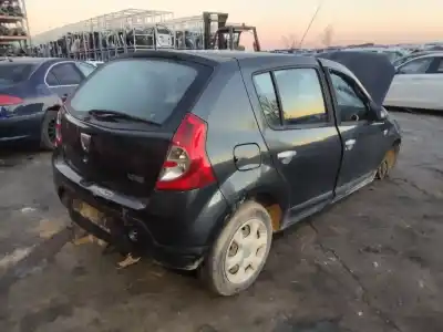 Veículo de Sucata dacia sandero ambiance do ano 2001 alimentado 