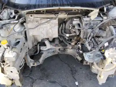 Veicolo di demolizione renault scenic iii bose edition dell'anno 2001 alimentato 