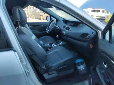 Veicolo di demolizione renault scenic iii bose edition dell'anno 2001 alimentato 