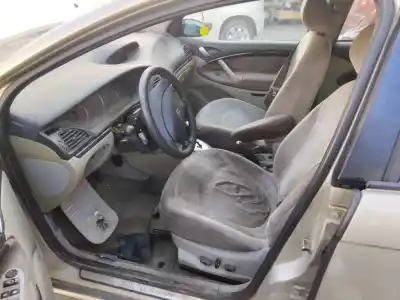 Veículo de Sucata citroen c5 berlina exclusive do ano 2001 alimentado 