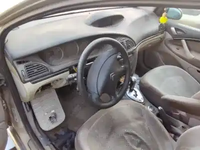 Veículo de Sucata citroen c5 berlina exclusive do ano 2001 alimentado 